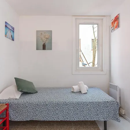 Casa Yves توسا ذي مار